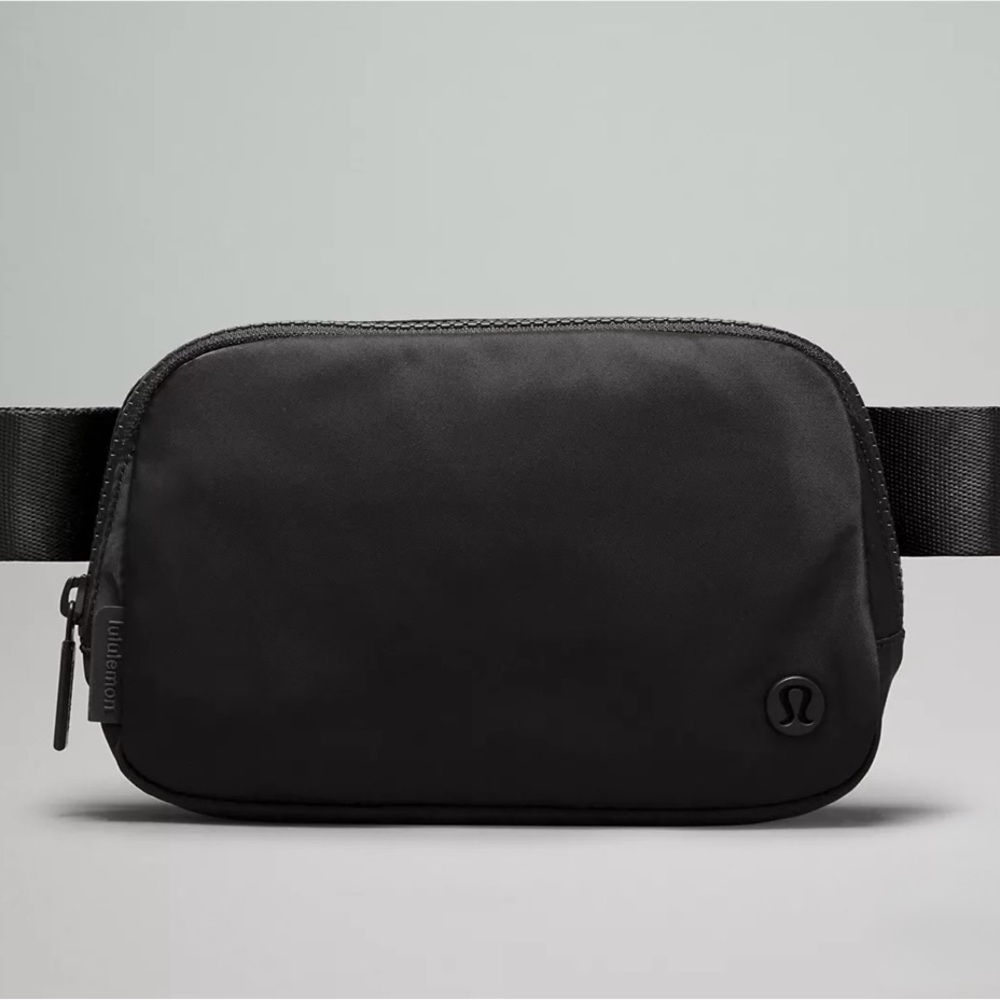 Lululemon 🍋 Black BeltBag 1L